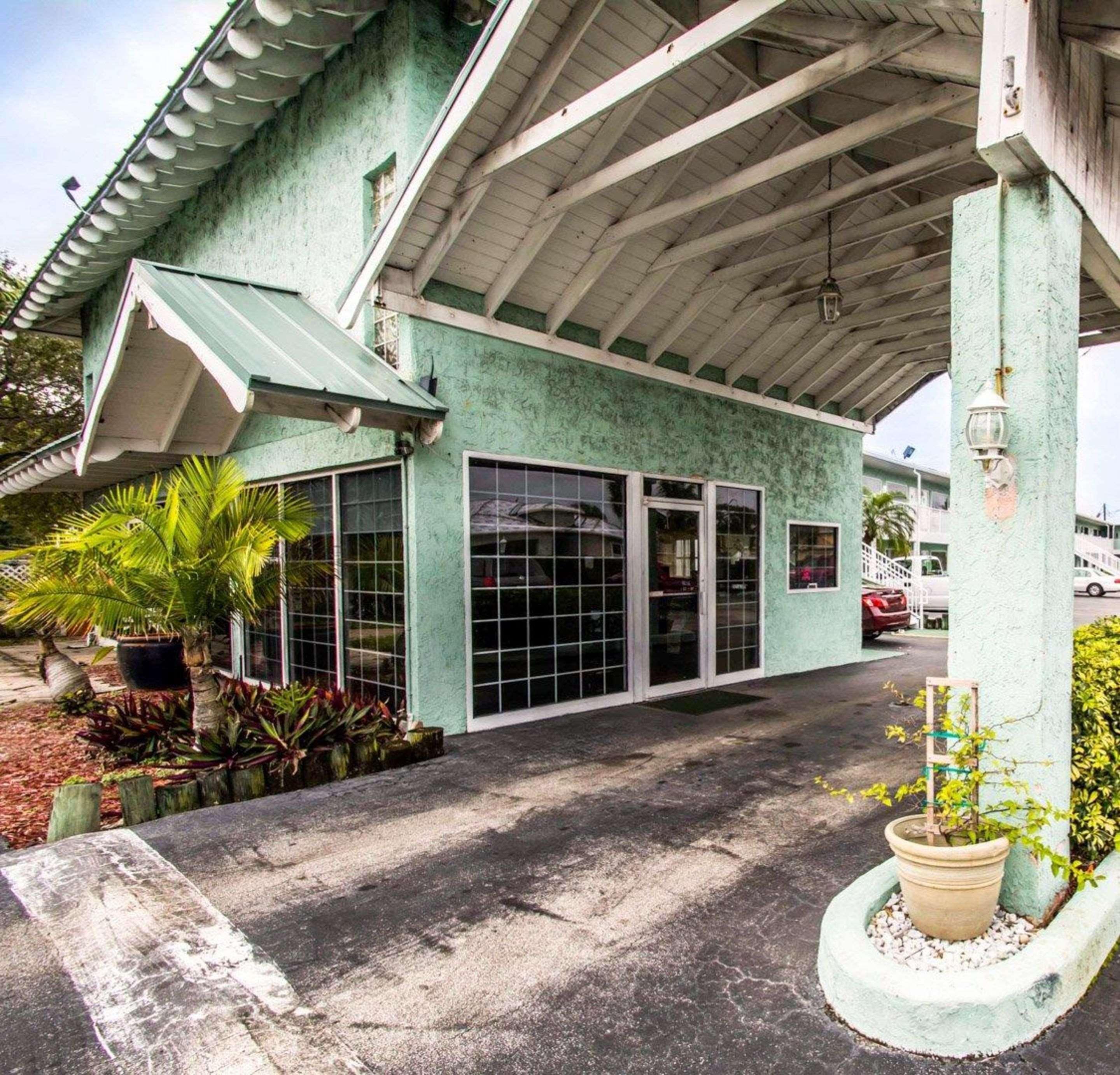 Econo Lodge Cocoa Beach - Near The Port Kültér fotó